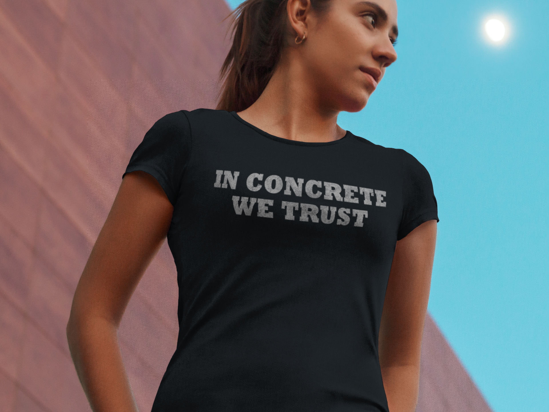 "IN CONCRETE WE TRUST" - Shirt Woman