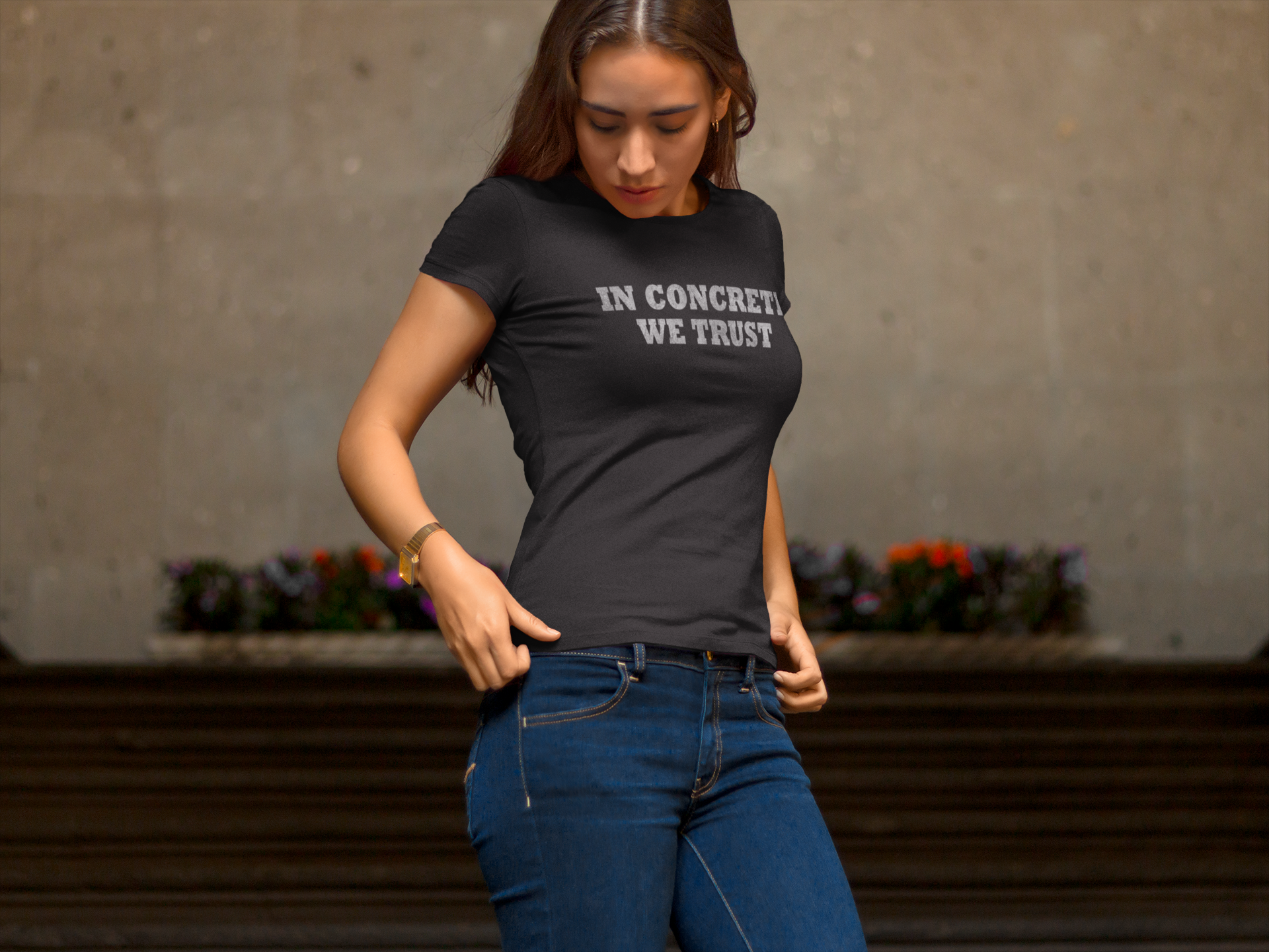 "IN CONCRETE WE TRUST" - Shirt Woman